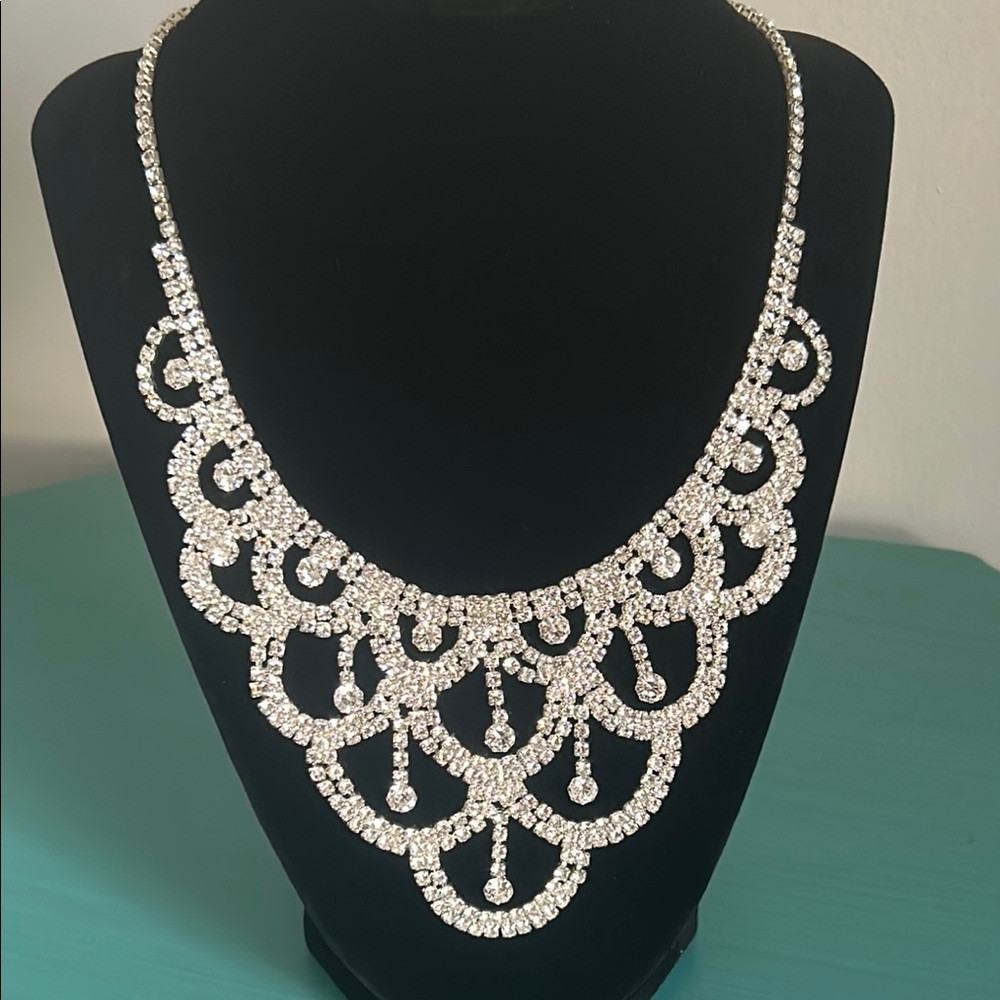 Stunning Prom Bridal Formal Wear Silver and Rhinestone Statement Bib Necklace